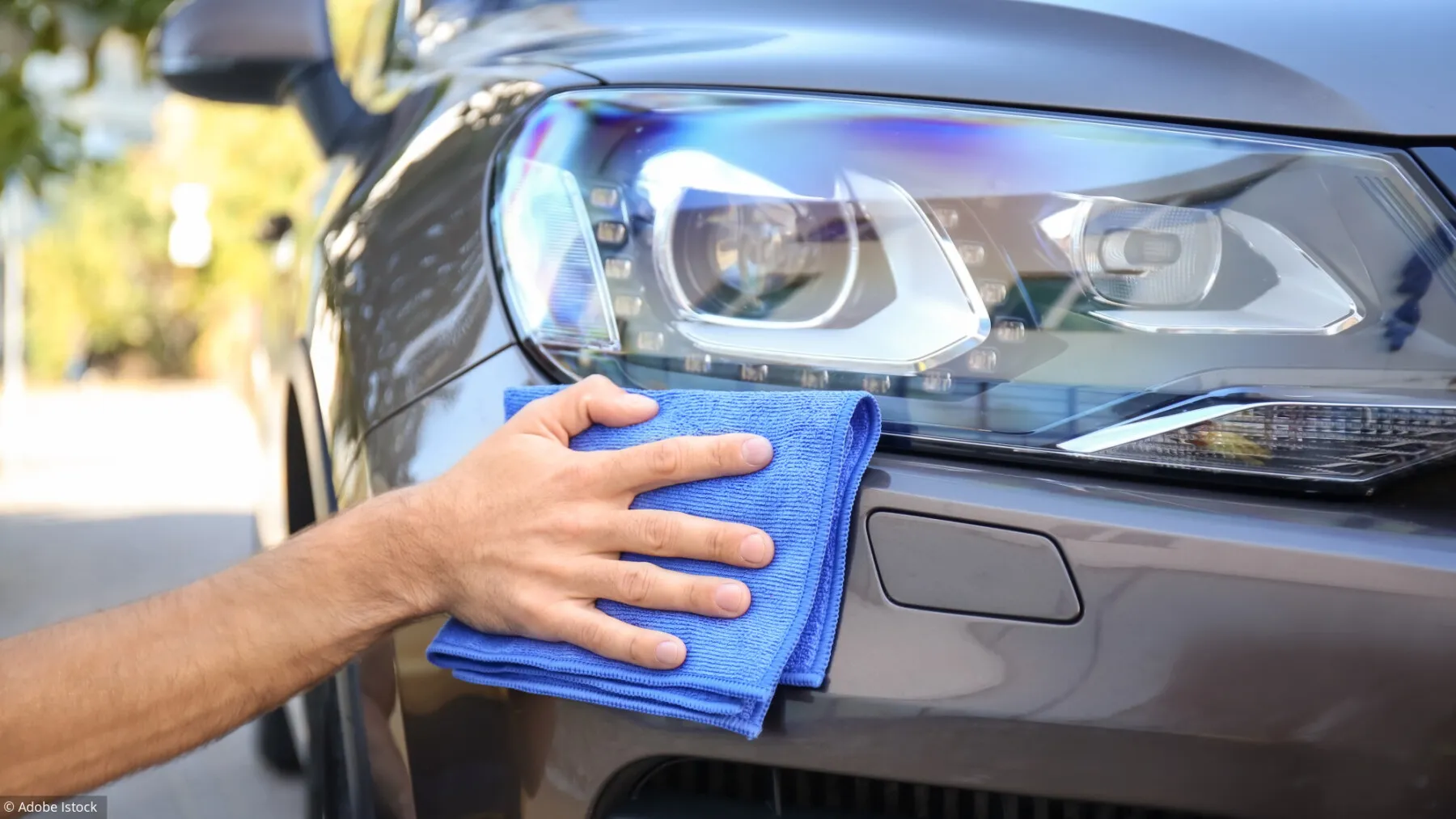 comment-nettoyer-mes-phares-de-voiture