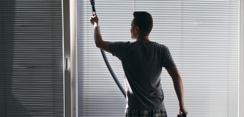 nettoyer les stores extérieurs