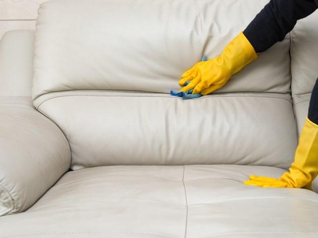Nettoyage canapé cuir à domicile