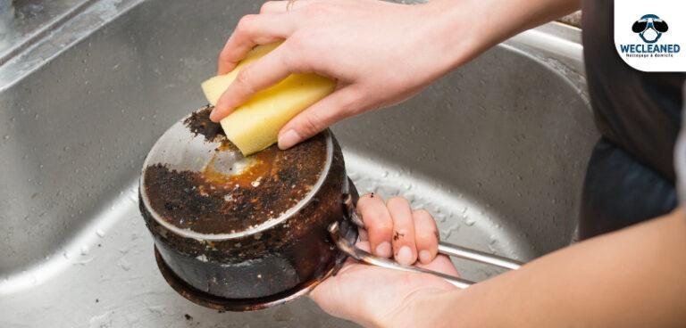 Comment nettoyer une casserole en inox?